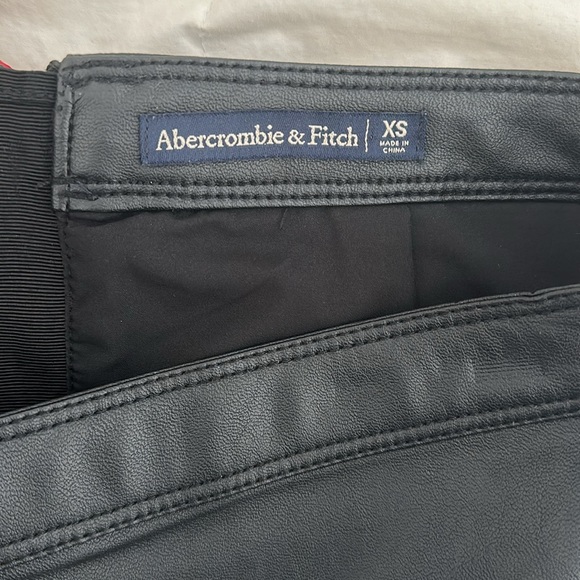 Abercrombie Vegan Leather Skirt - Picture 3 of 4